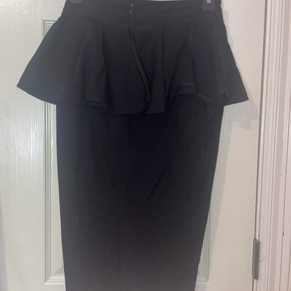 Unique Vintage Black Peplum Pencil Skirt - Picture 2 of 3